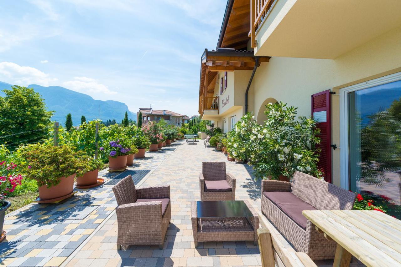 St. Urbanhof Apartment Термено Екстериор снимка