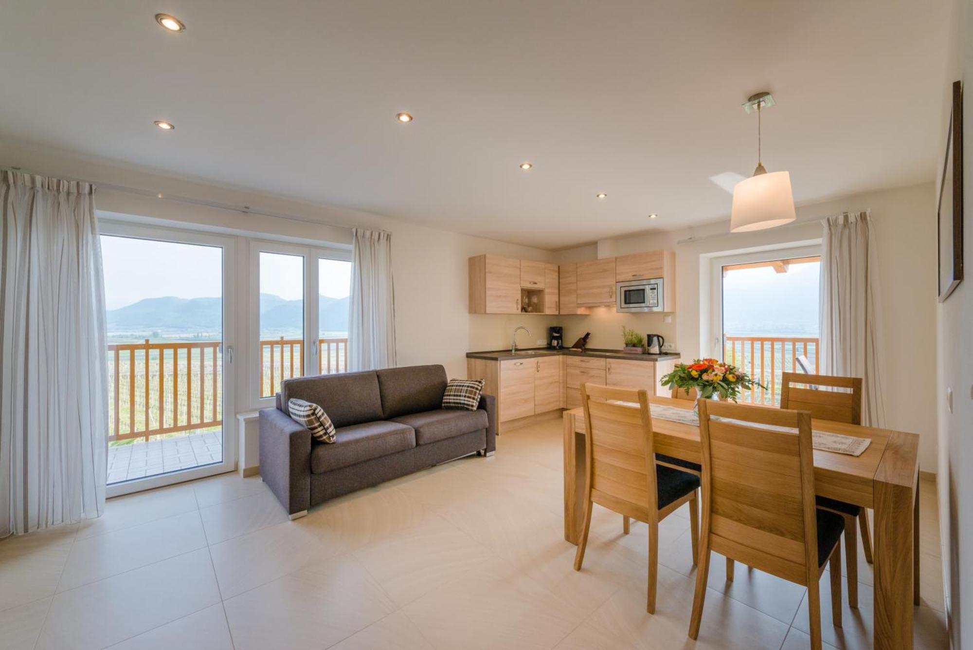 St. Urbanhof Apartment Термено Екстериор снимка